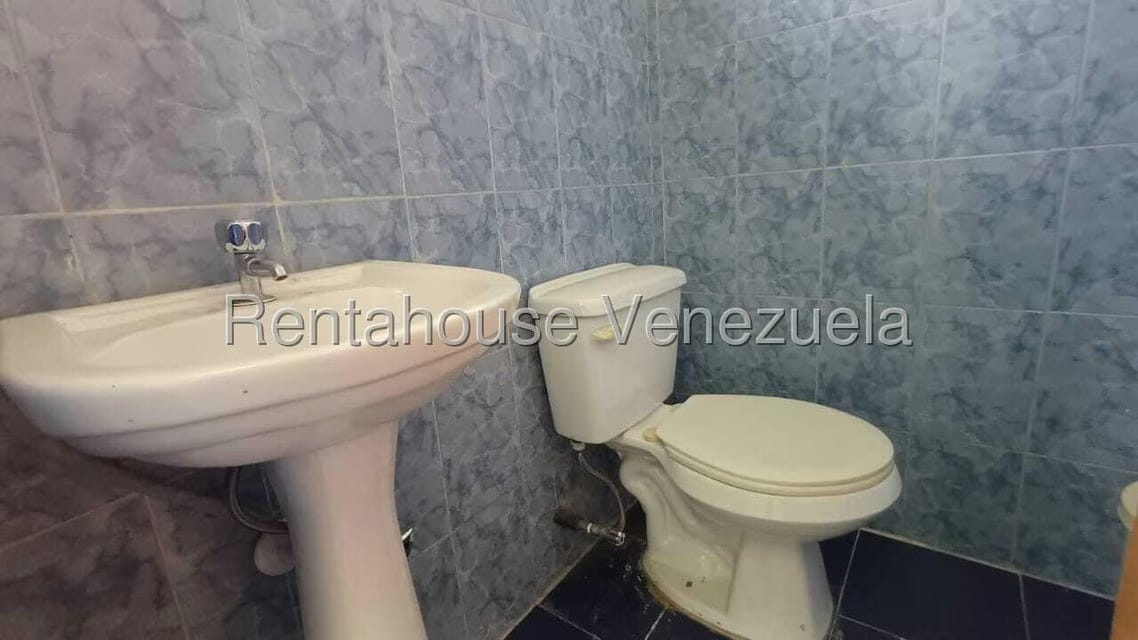 Comercial (Local Comercial) en Alquiler en Zona Oeste, Lara - 16