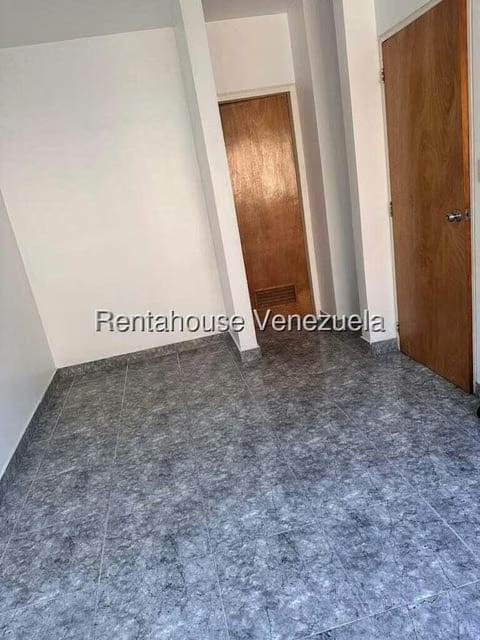 Apartamento (1 Nivel) en Alquiler en Miravila, Distrito Metropolitano - 5