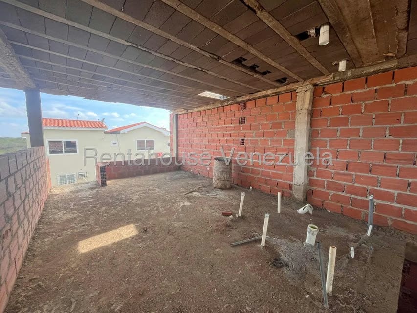 Townhouse (Duplex) en Venta en Judibana, Falcon - 21