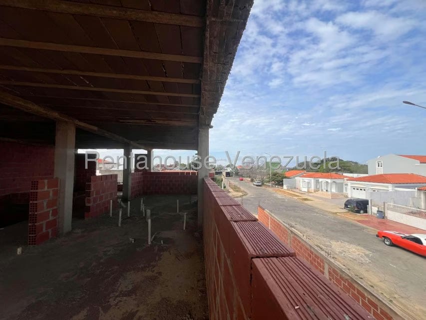 Townhouse (Duplex) en Venta en Judibana, Falcon - 25