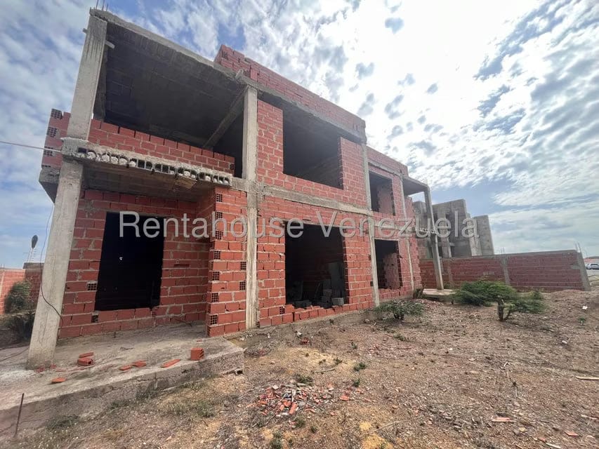 Townhouse (Duplex) en Venta en Judibana, Falcon - 5