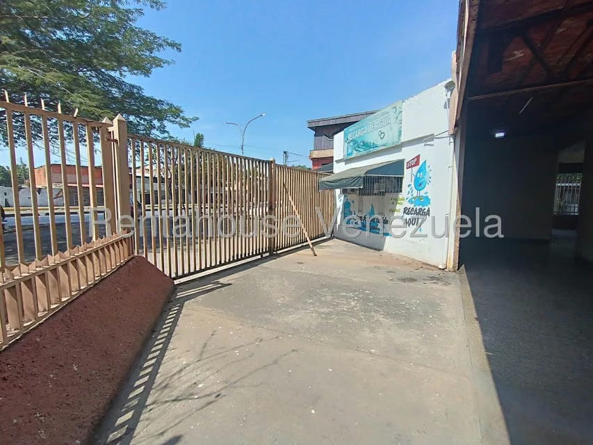 Comercial (Local Comercial) en Venta en Avenida Constitucion, Aragua - 3