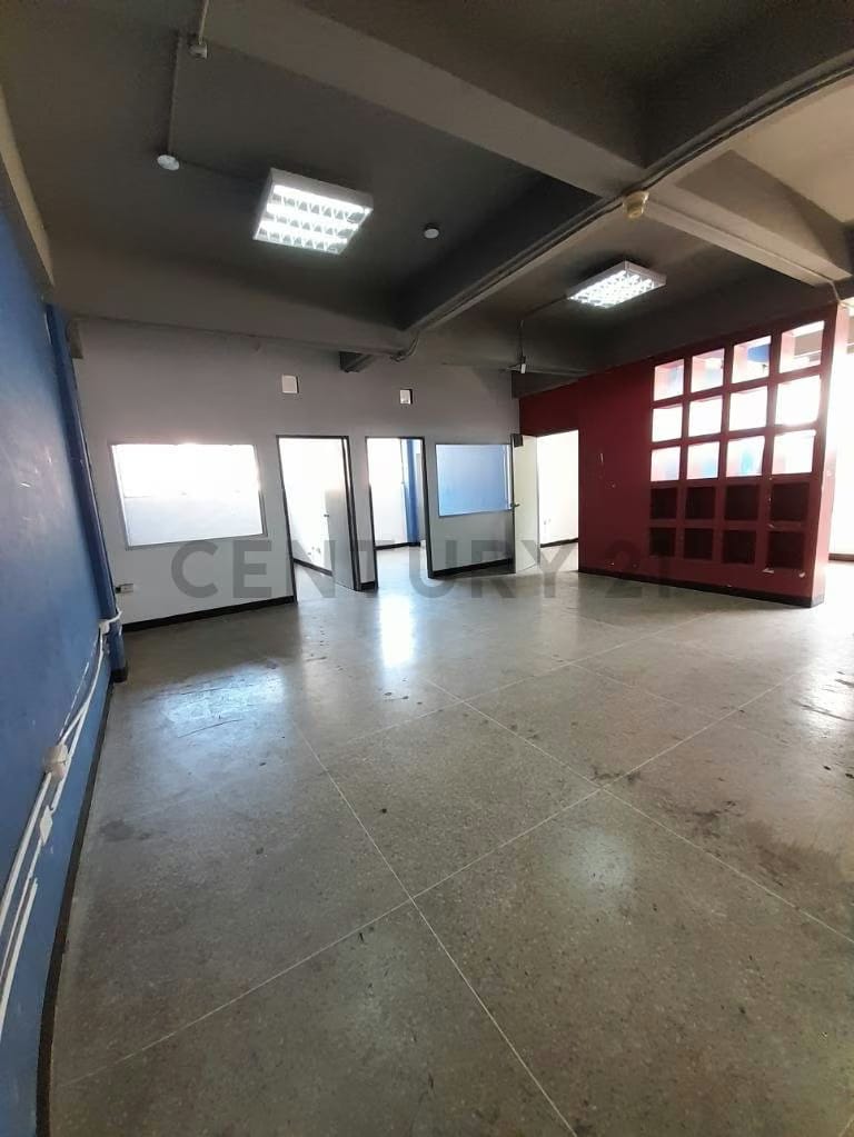 ALQUILER LOCAL PISO 1, EN LA TRINIDAD PARA DEPOSITO