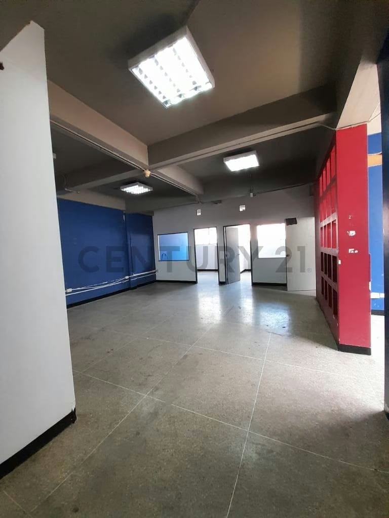 ALQUILER LOCAL PISO 1, EN LA TRINIDAD PARA DEPOSITO - 4