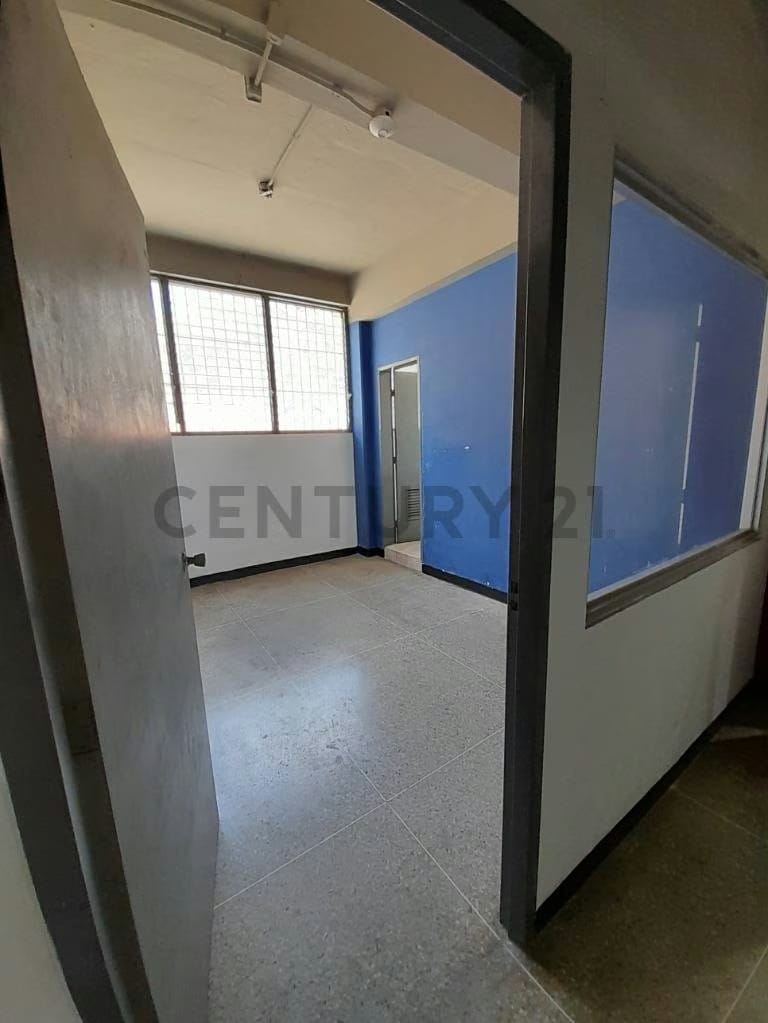 ALQUILER LOCAL PISO 1, EN LA TRINIDAD PARA DEPOSITO - 9