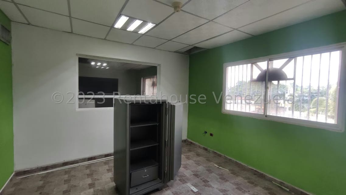 Comercial (Local Comercial) en Venta en Circunvalacion Uno, Zulia - 28