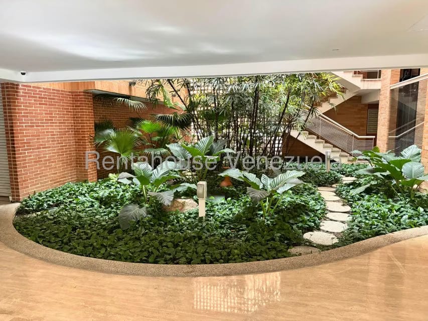 Apartamento (1 Nivel) en Alquiler en Campo Alegre, Distrito Metropolitano - 2
