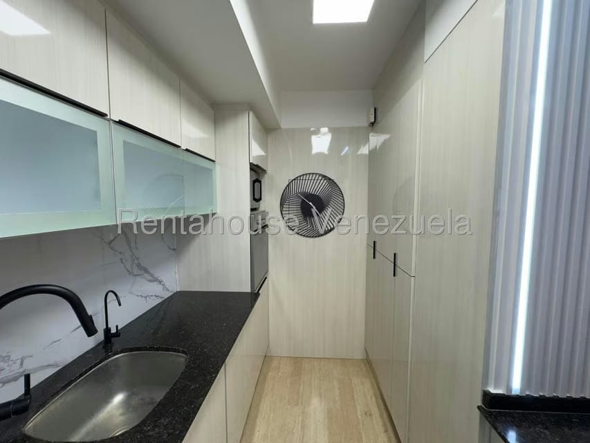 Apartamento (1 Nivel) en Alquiler en Campo Alegre, Distrito Metropolitano - 11