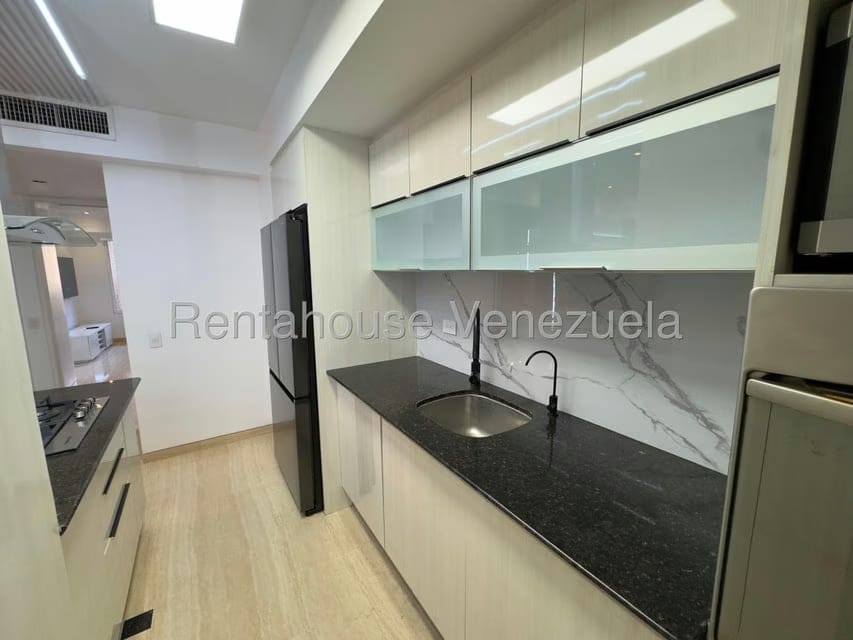 Apartamento (1 Nivel) en Alquiler en Campo Alegre, Distrito Metropolitano - 12