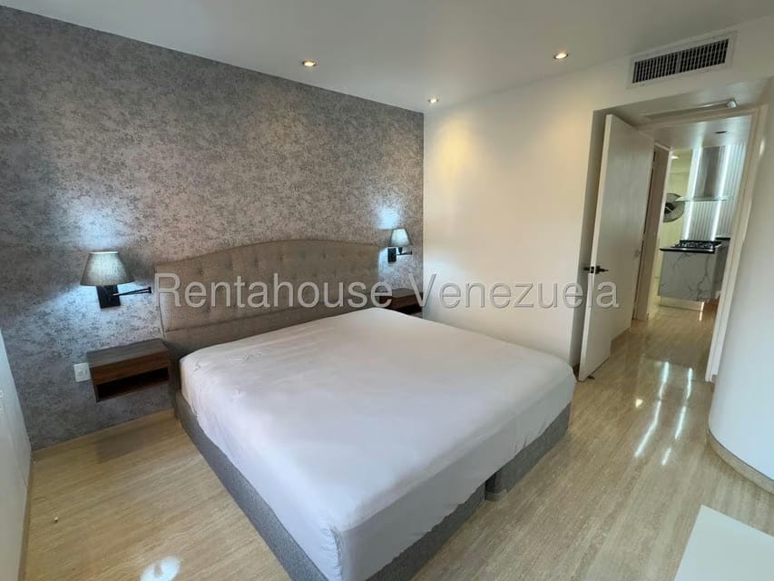Apartamento (1 Nivel) en Alquiler en Campo Alegre, Distrito Metropolitano - 15