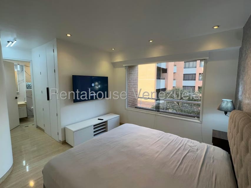 Apartamento (1 Nivel) en Alquiler en Campo Alegre, Distrito Metropolitano - 16