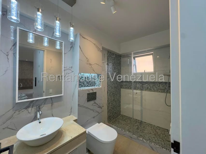 Apartamento (1 Nivel) en Alquiler en Campo Alegre, Distrito Metropolitano - 18