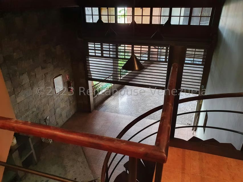 Comercial (Local Comercial) en Alquiler en Lomas de La Lagunita, Distrito Metropolitano - 5