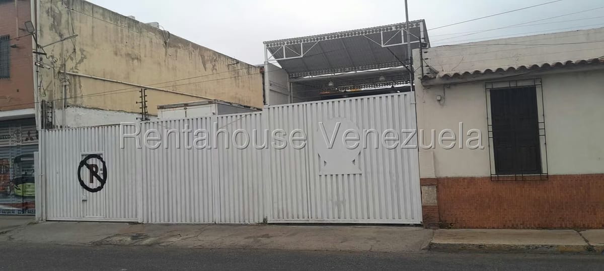 Comercial (Galpon - Deposito) en Alquiler en Centro, Lara