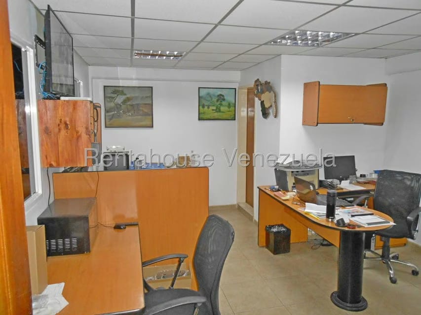 Comercial (Galpon - Deposito) en Alquiler en Centro, Lara - 16
