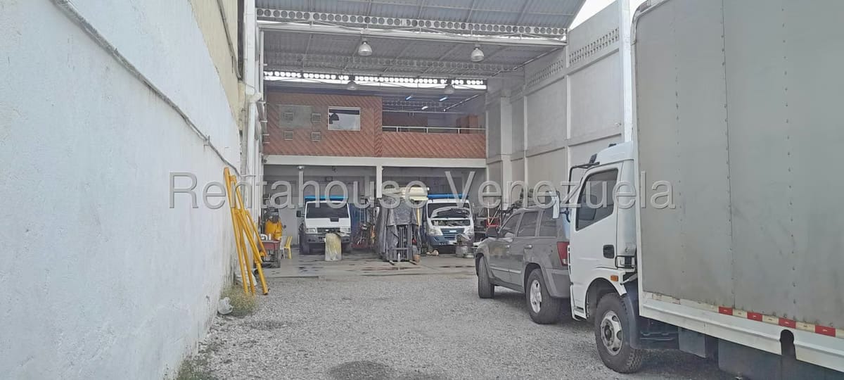 Comercial (Galpon - Deposito) en Alquiler en Centro, Lara - 21
