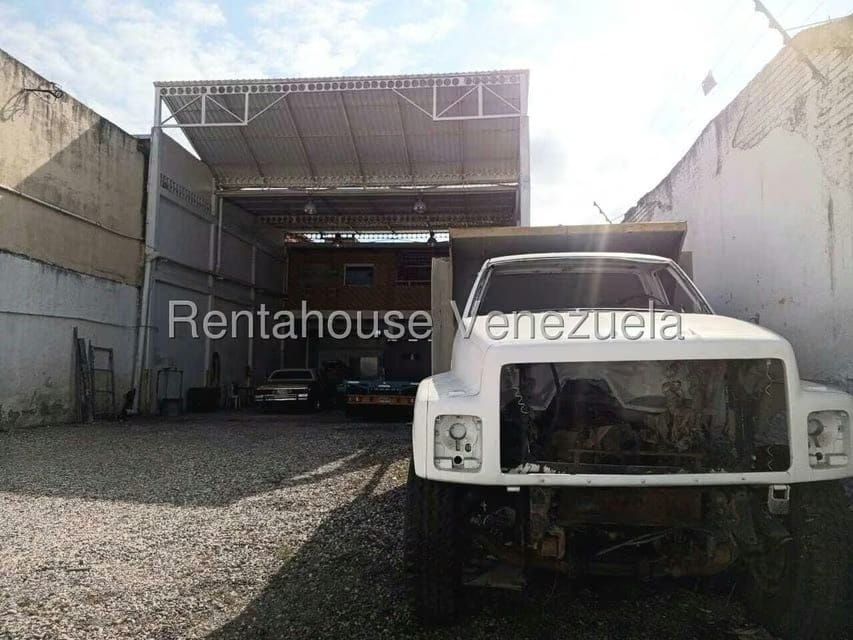 Comercial (Galpon - Deposito) en Alquiler en Centro, Lara - 29