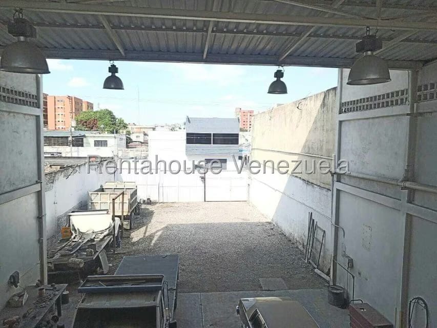 Comercial (Galpon - Deposito) en Alquiler en Centro, Lara - 5