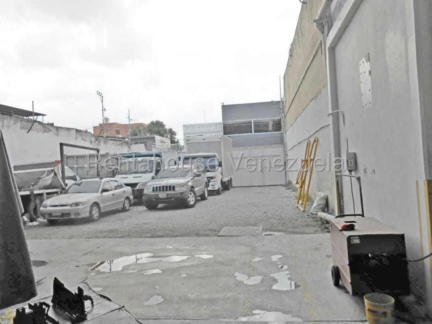 Comercial (Galpon - Deposito) en Alquiler en Centro, Lara - 8