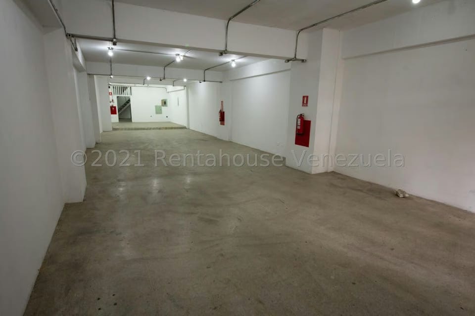 Comercial (Local Comercial) en Venta en Puente Hierro, Distrito Metropolitano - 2