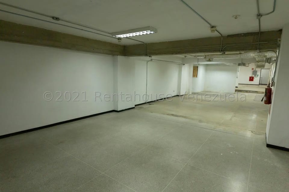 Comercial (Local Comercial) en Venta en Puente Hierro, Distrito Metropolitano - 11