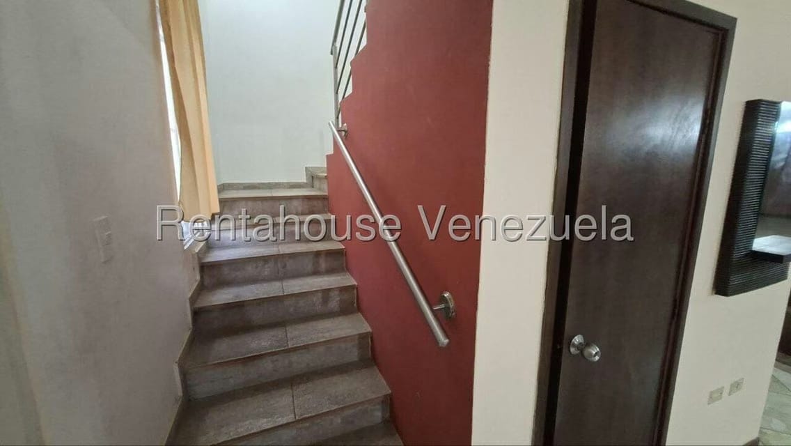 Townhouse (Duplex) en Alquiler en La 'L', Zulia - 11