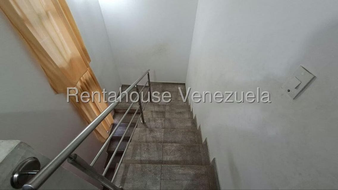 Townhouse (Duplex) en Alquiler en La 'L', Zulia - 12
