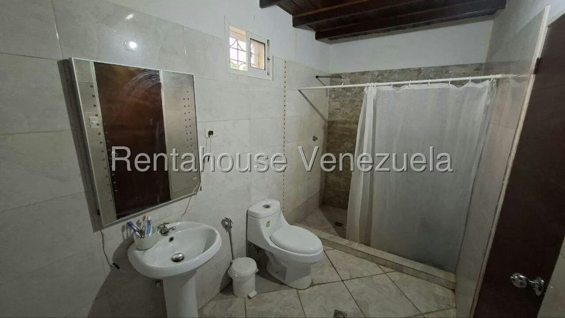 Townhouse (Duplex) en Alquiler en La 'L', Zulia - 14
