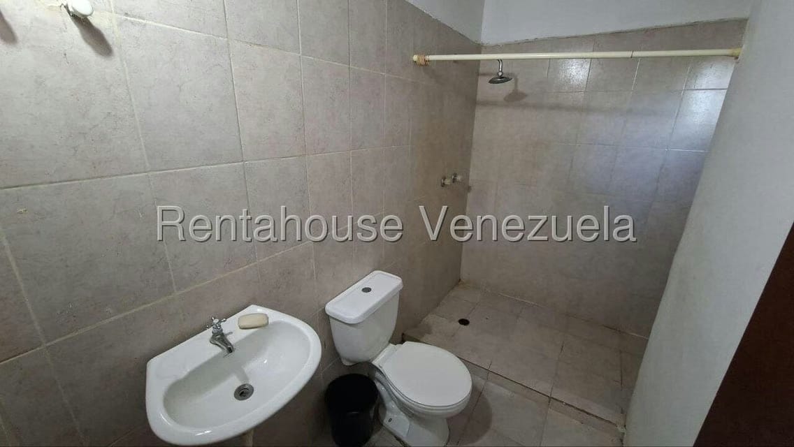 Townhouse (Duplex) en Alquiler en La 'L', Zulia - 18