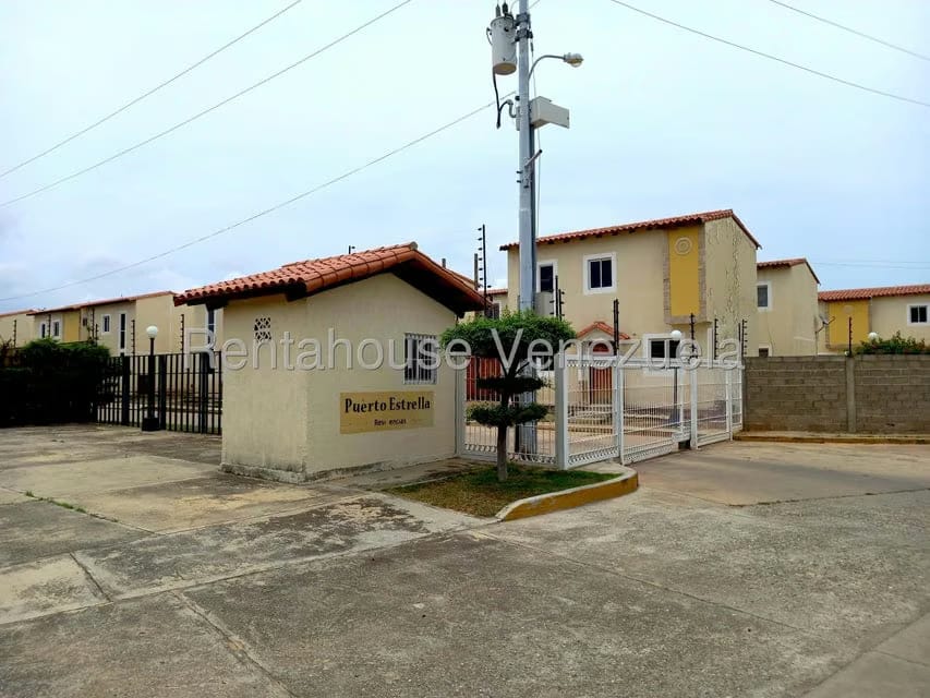 Townhouse (Duplex) en Alquiler en La 'L', Zulia - 24