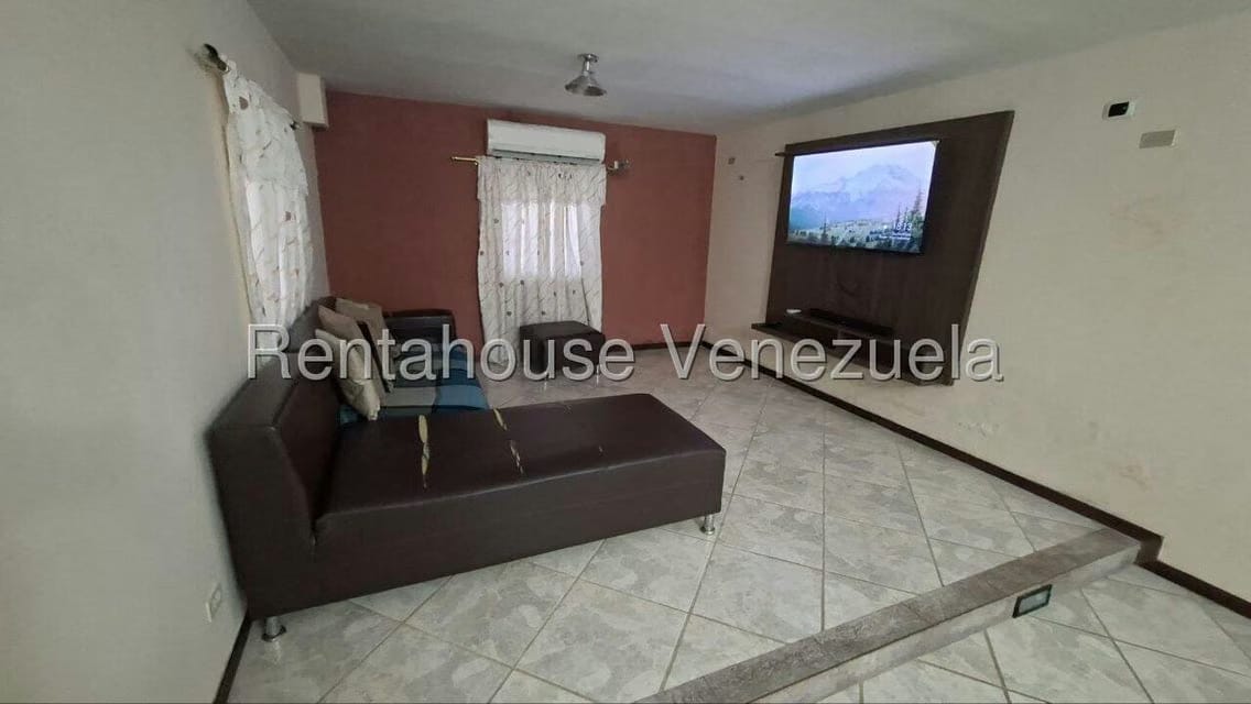 Townhouse (Duplex) en Alquiler en La 'L', Zulia - 8