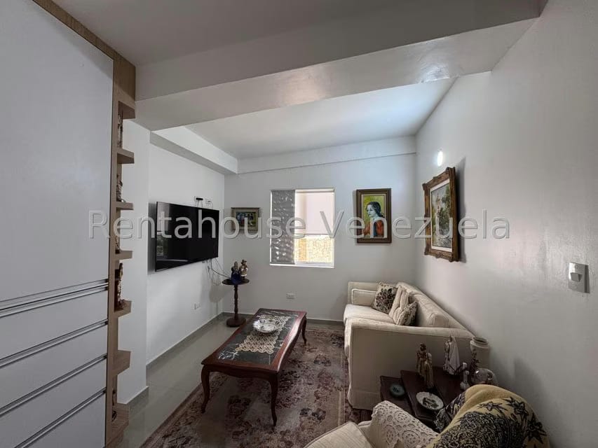 Apartamento (1 Nivel) en Venta en La Lagunita Country Club, Distrito Metropolitano - 2