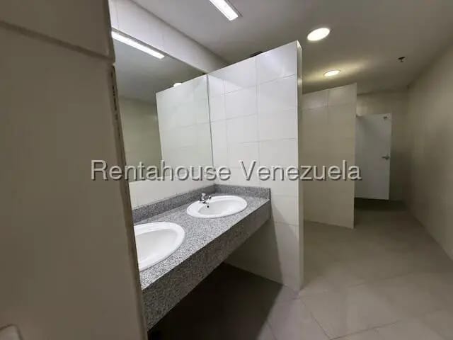 Comercial (Oficina) en Alquiler en Santa Paula, Distrito Metropolitano - 7