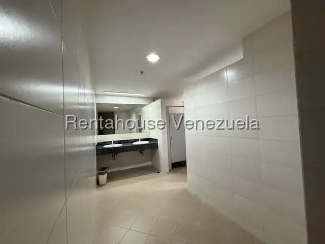 Comercial (Oficina) en Alquiler en Santa Paula, Distrito Metropolitano - 9
