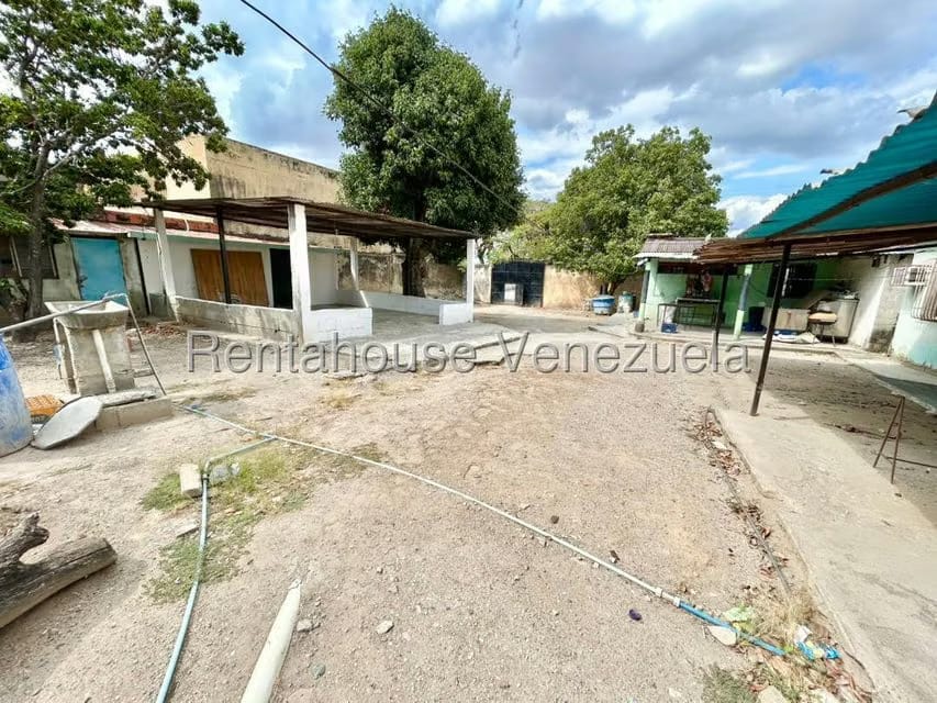 Terreno (Comercial) en Venta en Centro, Lara - 11