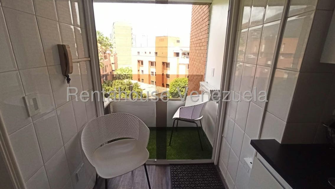 Apartamento (1 Nivel) en Alquiler en Campo Alegre, Distrito Metropolitano - 13