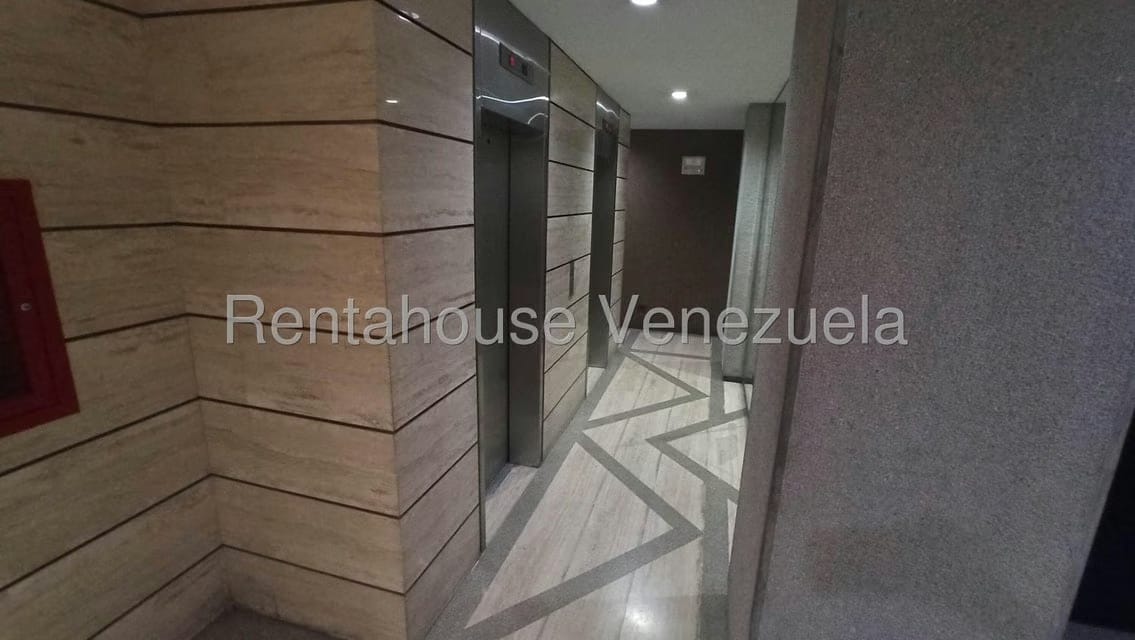 Apartamento (1 Nivel) en Alquiler en Campo Alegre, Distrito Metropolitano - 3