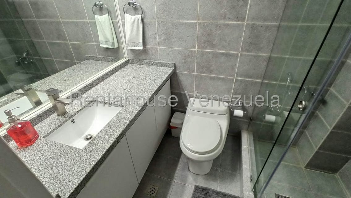 Apartamento (1 Nivel) en Alquiler en Campo Alegre, Distrito Metropolitano - 27