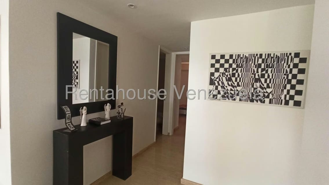 Apartamento (1 Nivel) en Alquiler en Campo Alegre, Distrito Metropolitano - 4