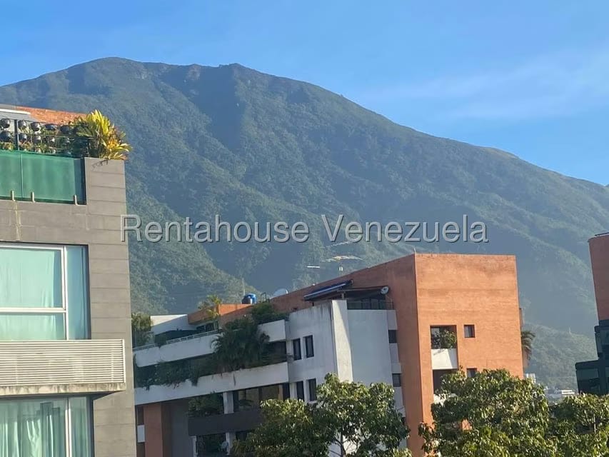 Apartamento (1 Nivel) en Alquiler en Campo Alegre, Distrito Metropolitano - 31