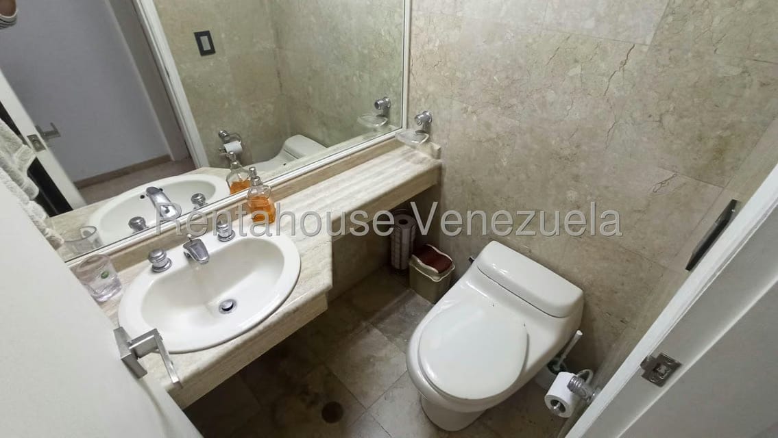 Apartamento (1 Nivel) en Alquiler en Campo Alegre, Distrito Metropolitano - 10