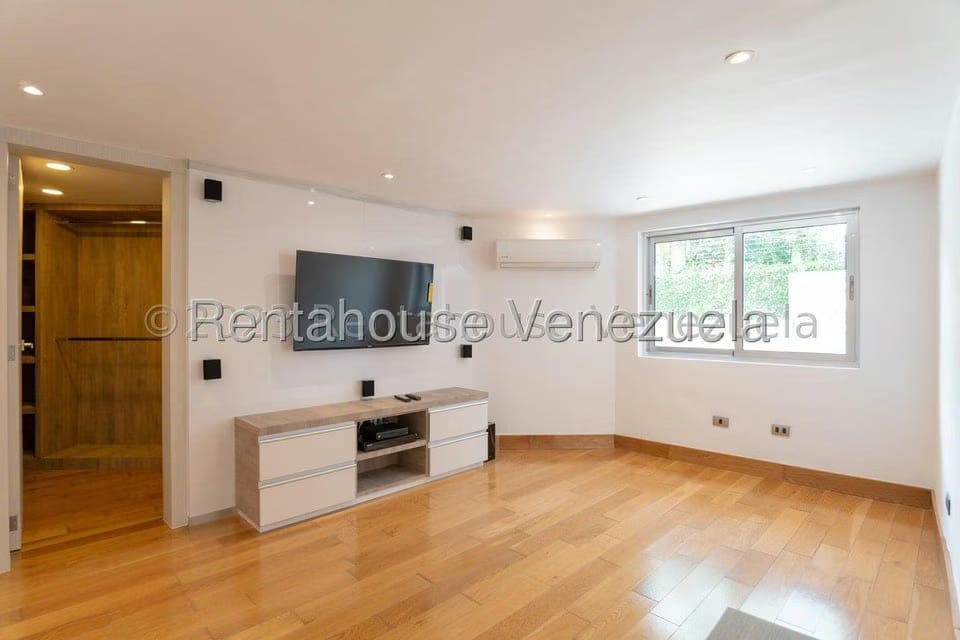 Casa (1 Nivel) en Venta en La Lagunita Country Club, Distrito Metropolitano - 25