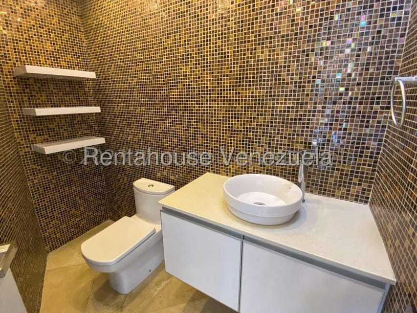 Casa (1 Nivel) en Venta en La Lagunita Country Club, Distrito Metropolitano - 26