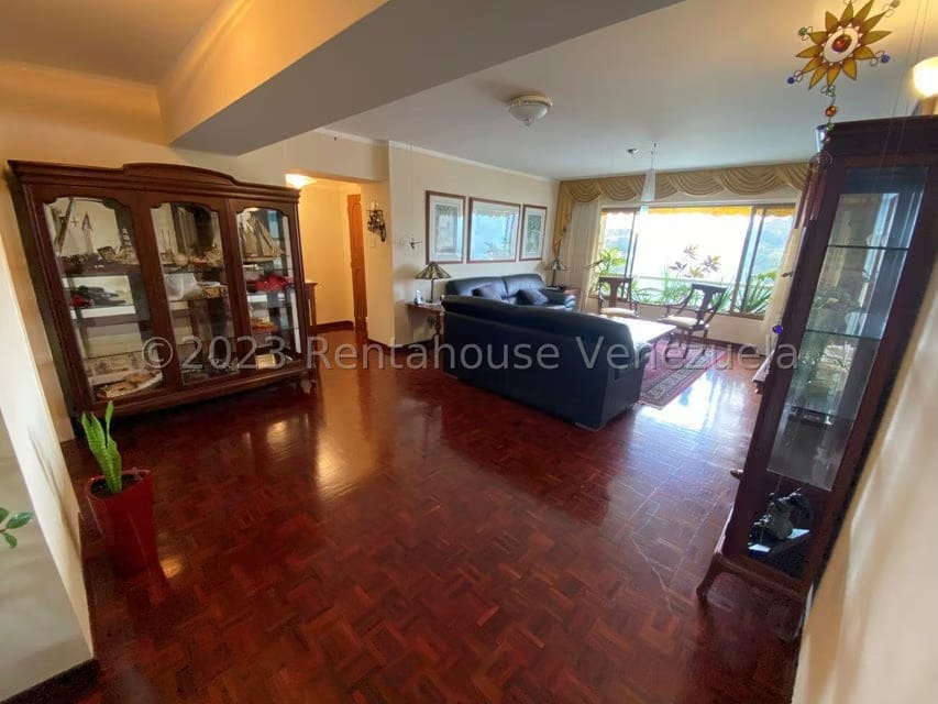 Apartamento (1 Nivel) en Venta en Los Naranjos del Cafetal, Distrito Metropolitano - 2