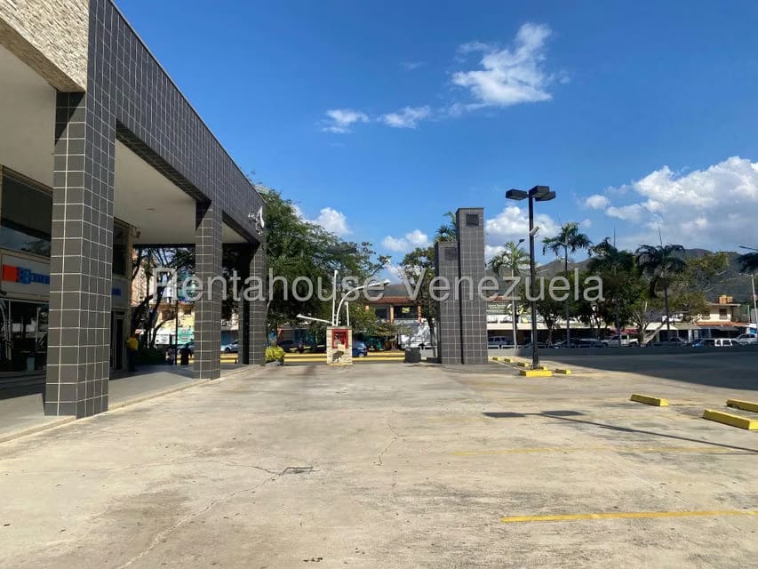 Comercial (Local Comercial) en Alquiler en La Granja, Carabobo - 14