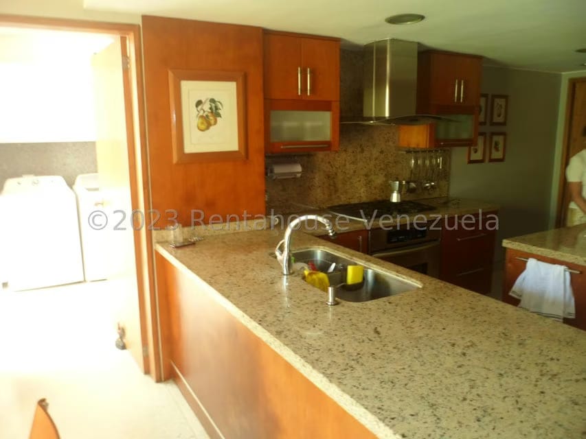 Townhouse (Multiples Niveles) en Venta en Caurimare, Distrito Metropolitano - 14