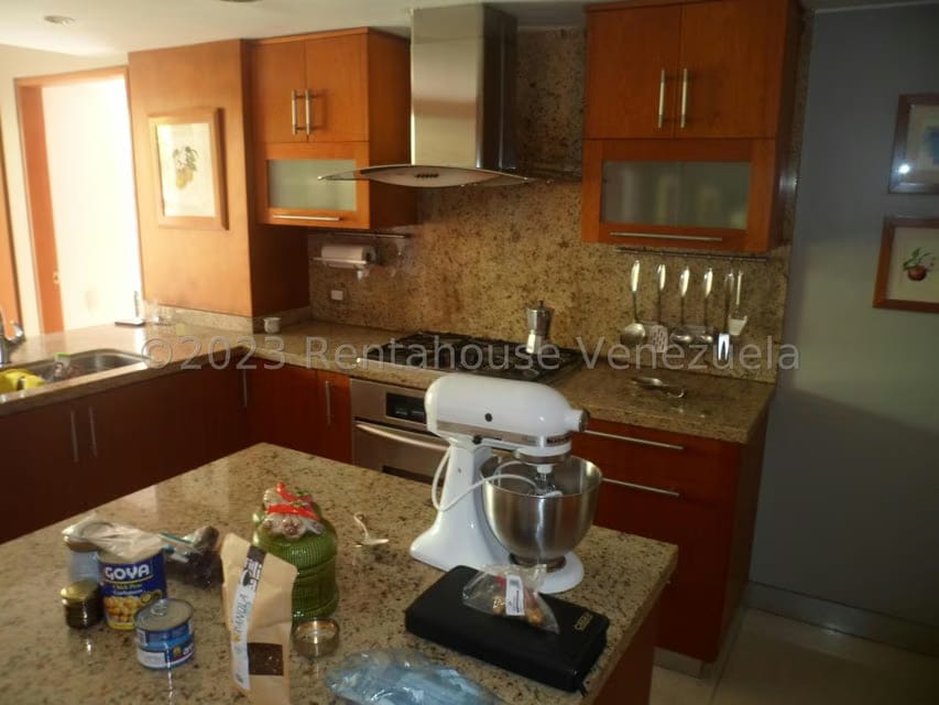 Townhouse (Multiples Niveles) en Venta en Caurimare, Distrito Metropolitano - 16