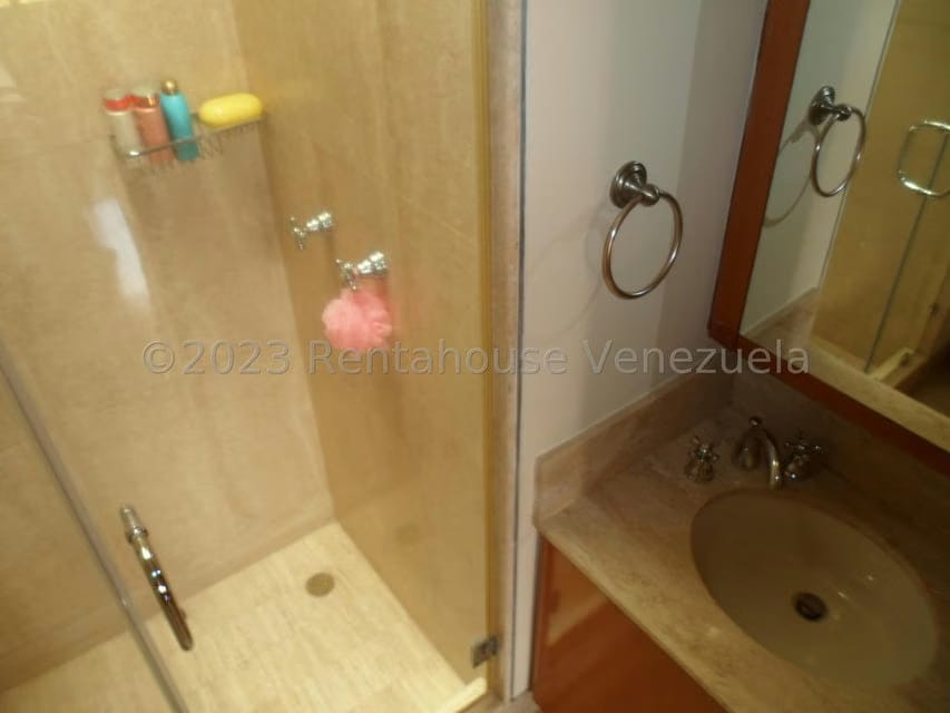 Townhouse (Multiples Niveles) en Venta en Caurimare, Distrito Metropolitano - 28