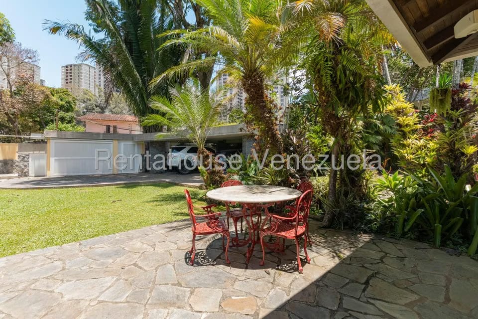 Casa (Duplex) en Venta en Los Geranios, Distrito Metropolitano - 13