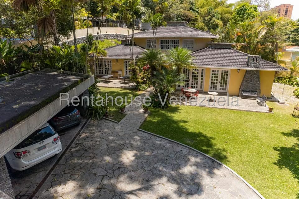 Casa (Duplex) en Venta en Los Geranios, Distrito Metropolitano - 3